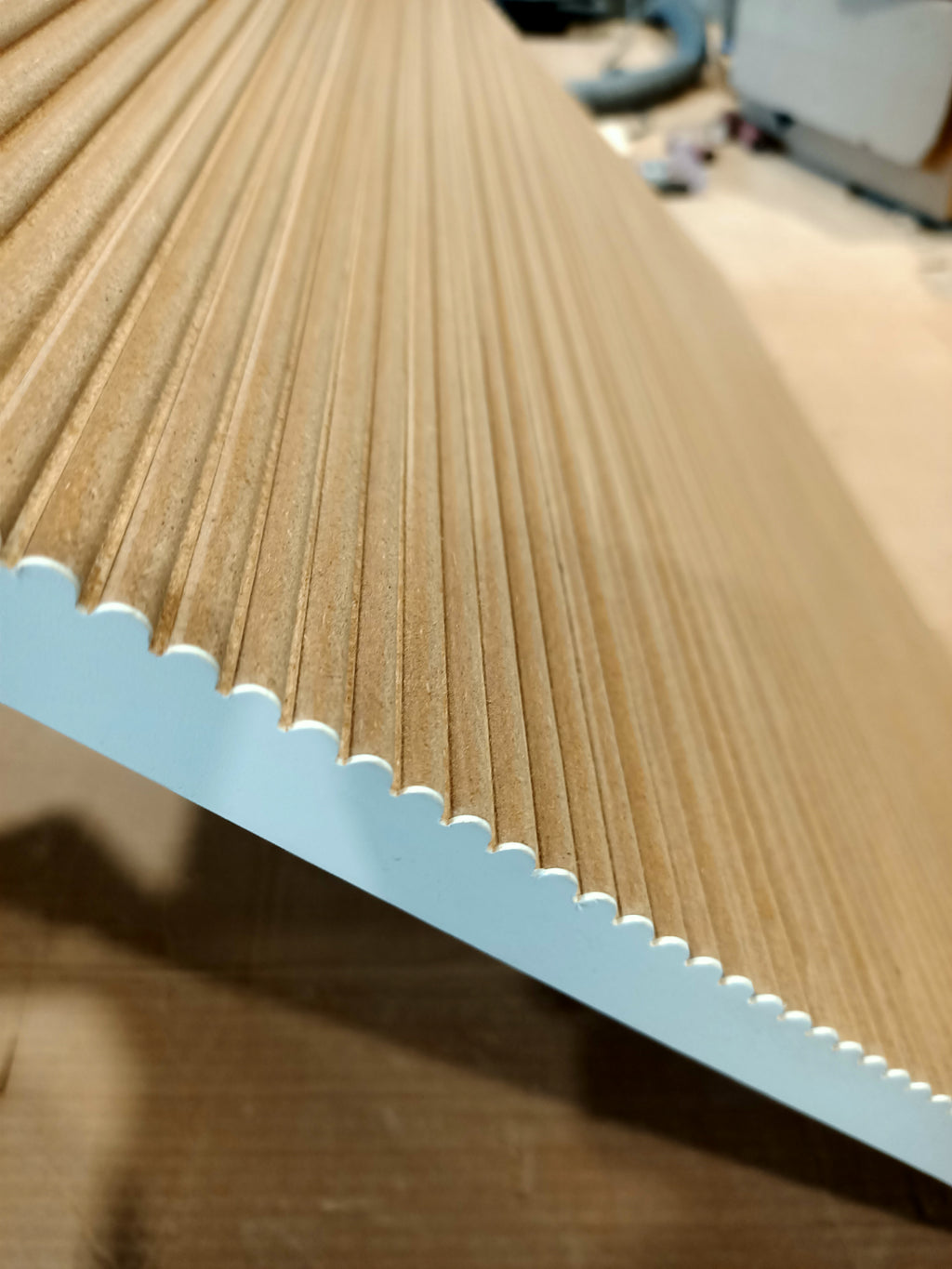 Ante e rivestimenti cannettati su disegno - lavorazione CNC su misura